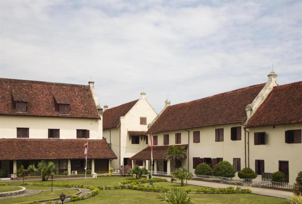 Hotel Sutomo Makassar Exterior photo