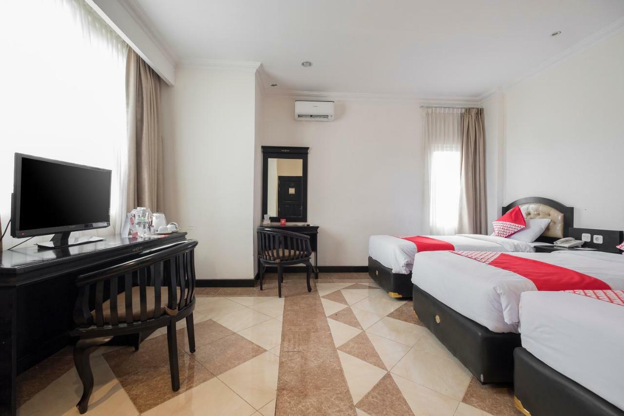 Hotel Sutomo Makassar Exterior photo