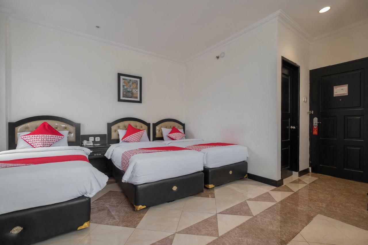Hotel Sutomo Makassar Exterior photo